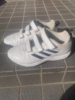 アディダス トレーニングシューズ ホワイト/ネイビー