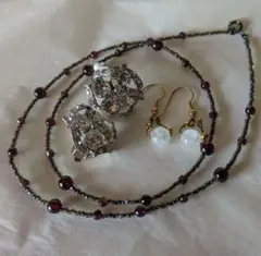 ネックレスと、ハンドメイドピアスとストーンイヤリング3点セット　美品