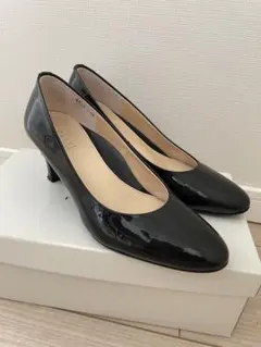 【美品】pitti ブラックエナメルパンプス