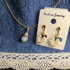 パールイヤリングとオパール風ネックレスセット♡2点セット♡♡