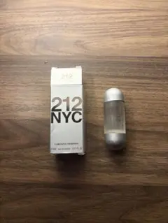 CAROLINA HERRERA 212 NYC オードトワレ 30ml - メルカリ