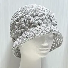 バケットハット 花のモチーフ ライトグレー 春夏帽子 手編み クロシェハット