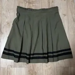 大きいサイズ　スマイルランド　カーキー　プリーツスカート　裾に黒レース　2本