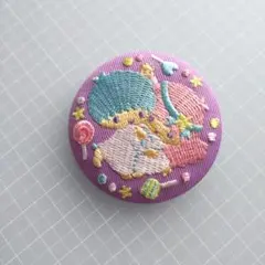 サンリオキャラクターズ／リトルツインスターズ刺繍缶バッジ