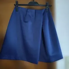 ネイビー ミニ丈スカート シンプルSALEのサムネイル