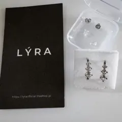 LYRA エターナルスパークル　ピアス ケース付き　サージカルステンレス