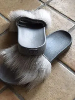 新品未使用！UGG ファーサンダル！