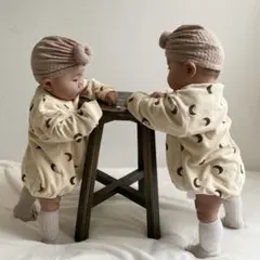 ベージュ 月模様 ロンパース