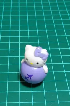 ハローキティ クリスマス 起き上がりこぼし 約6cm - メルカリ