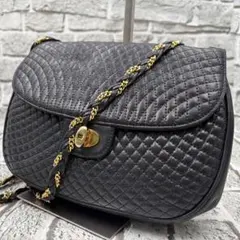 バリー チェーンショルダーバッグ キルティング レザー ネイビー ターンロック