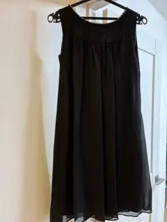 エフデ　リボン付きビジュー装飾ノースリーブワンピース