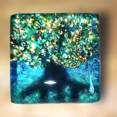 ハンドメイド 木のモチーフ ブローチ