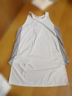 SUKALAスカーラノースリーブ ヨガウェア ライトグレーSサイズ