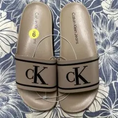 Calvin Klein ベージュサンダル サイズ9 カルバンクラインのサムネイル