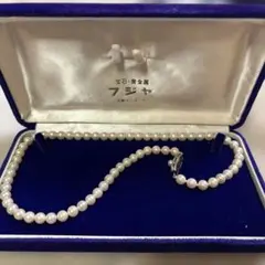 ホワイトパールネックレス ケース付き