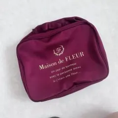 メゾンドフルール トラベルポーチのサムネイル