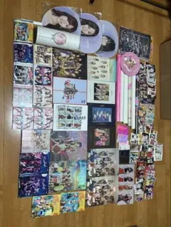 TWICE グッズ まとめ売り ペンライト CD アルバム トレカ 大量 TWICE キャンディボン∞ ペンライト 新品未開封 おまけ付き - メルカリ