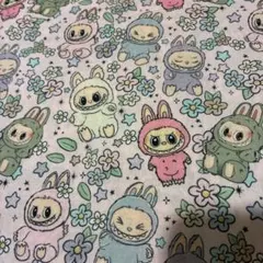LABUBU ピンク　花柄　生地　ぬいぐるみ　柄　布　綿ポリ