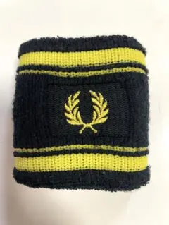 フレッドペリー リストバンド 黒と黄色
