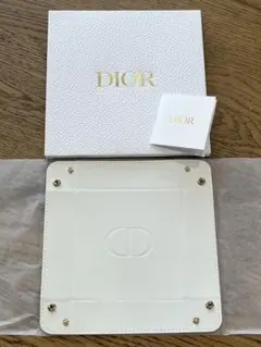 新品 ディオール ウェルカムギフト アクセサリートレイ ノベルティ Diorのサムネイル