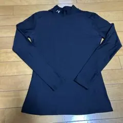 UNDER ARMOUR ブラック ハイネック長袖シャツ