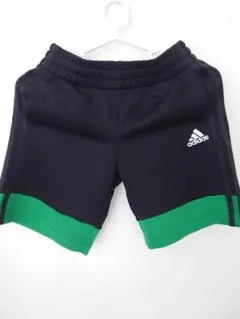 adidas ハーフパンツ 黒/緑