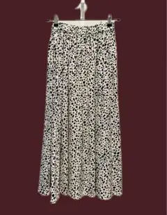 ホワイト・ブラック フレアスカート M レオパード柄　ダルメシアン柄