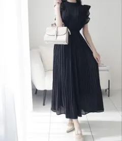 mily bilet プリーツ加工シアーフリルワンピース