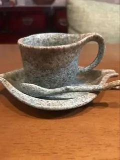 【美デザイン】陶器 コーヒーカップ＆ソーサー スプーン 3点 セット 木の葉