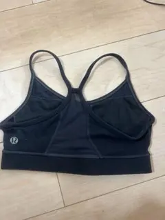 ブラック ヨガトップス　クロスバック　ルルレモン