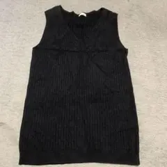 黒のリブ編みVネックノースリーブ M