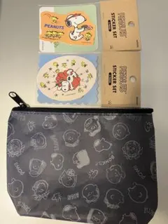 【新品・未開封】スヌーピー ポーチとステッカーセット