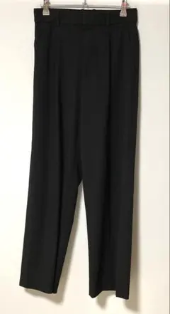 美品：ユニクロ　タックワイドパンツ　Mサイズ