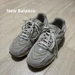 New Balance ML725 スニーカー　グレー サイズ24cm