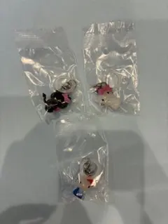 ハローキティ　めじるしアクセサリー　3個