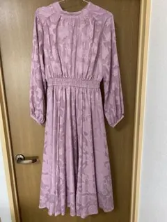 薄紫色フラワーパターンパーティードレス