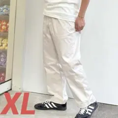 ナイキ NIKE メンズベージュパンツ ウーブンストレート 新品 LEG