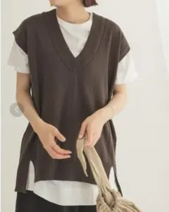 FORK&SPOON ルーズVネックニットベスト ブラウンのサムネイル