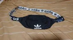 ★Adidasオリジナル ショルダーベルトバッグ　黒