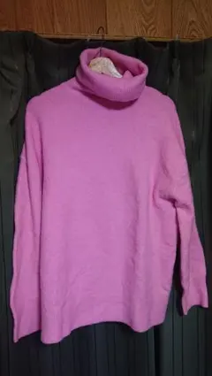 ZARA ピンク タートルネックセーター