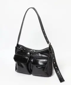 LOWRYS FARM リッタイポケツキショルダー フェイクレザー　ブラック