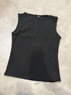 ユニクロ　シャーリングボートネックTノースリーブ