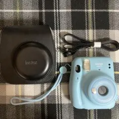 チェキカメラ　instax mini 11 本体 カメラケース付き