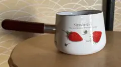 エジリー　ミルクパン　いちごのサムネイル