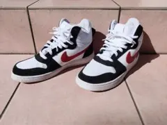 Nike ハイカットスニーカー ホワイト/ブラック/レッド　25.5cm