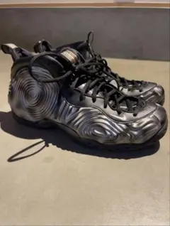 i*s様 PLAY COMME des GARCONS × NIKE コラボパー PLAY COMME DES GARÇONSとNIKEのコラボレーションアイテム