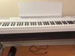 YAMAHA ヤマハ P-105 WH 電子ピアノ キーボード 2015年製のサムネイル