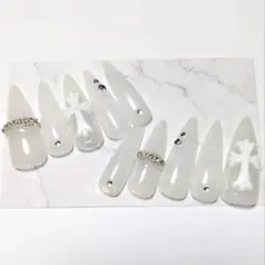 うる艶ホワイトクロム×クロスビジュー✞ 量産型 韓国ネイル スティレット 地雷系