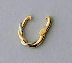 ジ*ン様 エテ ete ツイスト バイカラー ハグイヤリング　片耳　片方