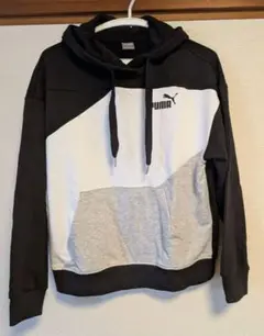 PUMA フード付きパーカー